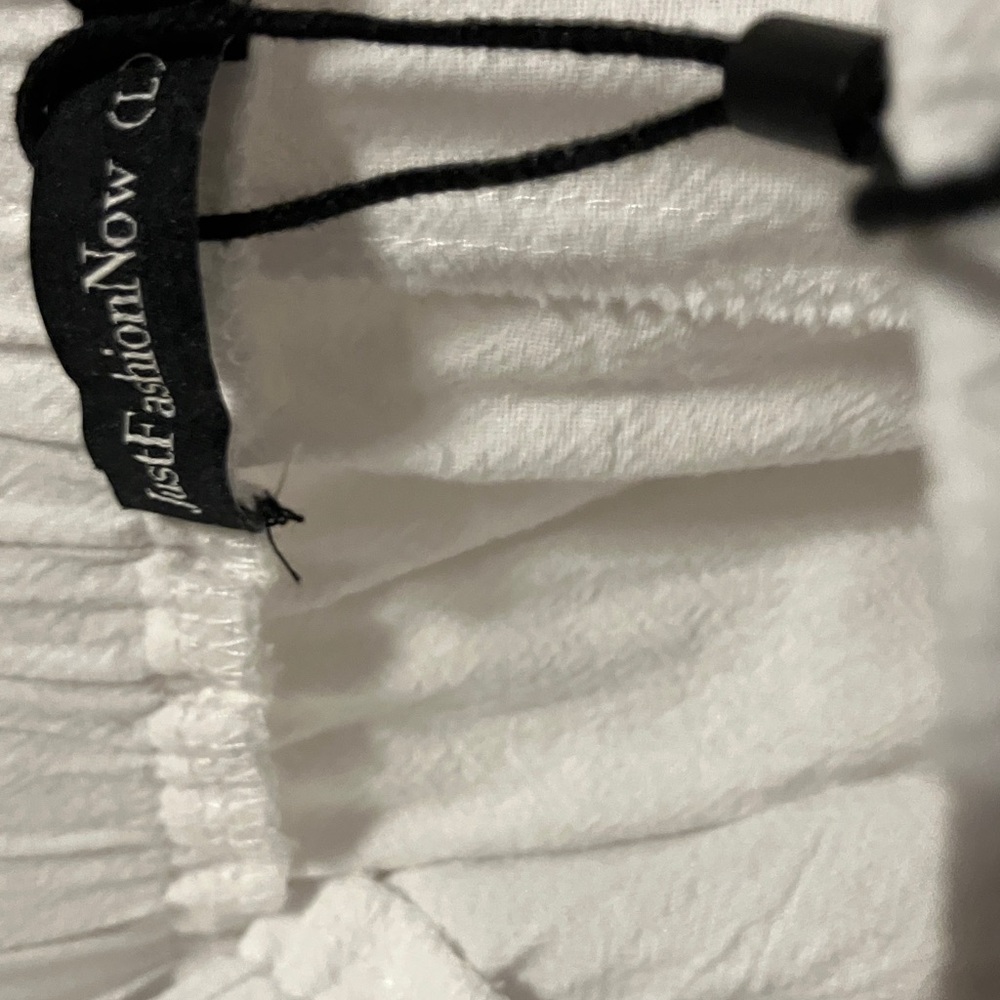 Like new. Just Fashion Now sz L. Waist 31”-32” stretch. Inseam 28” (ankle I - Picture 8 of 15